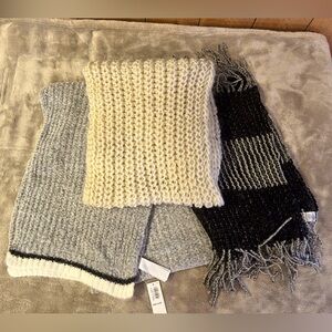 3 women’s scarfs